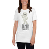 Mummy Knows Best - T-Shirt